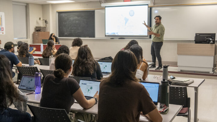 Photo of a classroom.